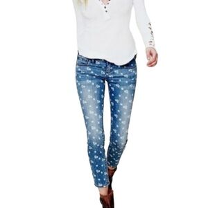 Free People  Ditsy Floral Jeans Women’s Size 27 Blue Ankle Crop Skinny‎ Boho